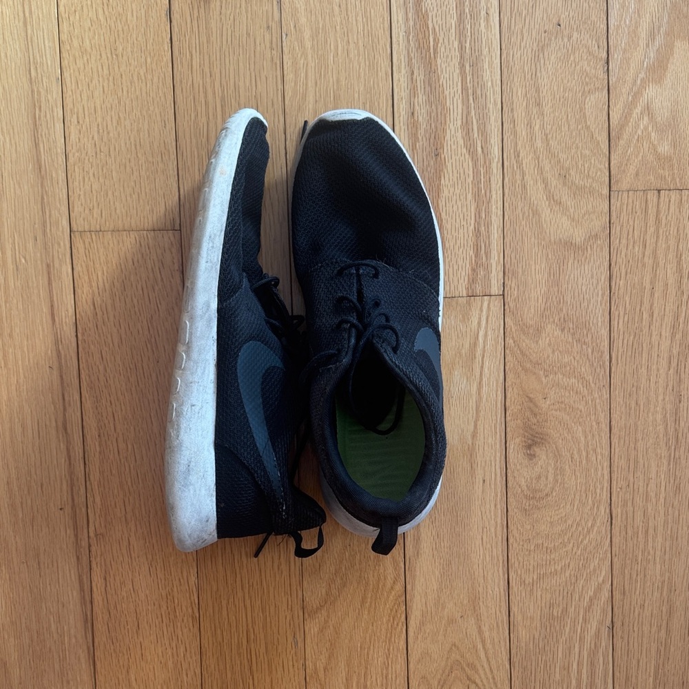 Men’s Nike shoes